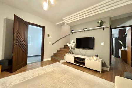 Casa à venda com 156m², 3 quartos e 2 vagas Casa à venda com 156m², 3 quartos e 2 vagasSala