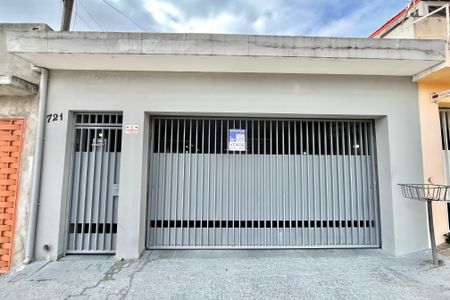 Casa à venda com 156m², 3 quartos e 2 vagas Casa à venda com 156m², 3 quartos e 2 vagasFachada