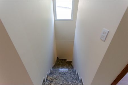 Casa para alugar com 148m², 3 quartos e 4 vagasEscada