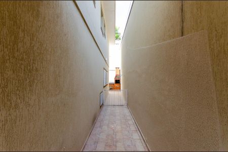 Casa para alugar com 148m², 3 quartos e 4 vagasCorredor externo