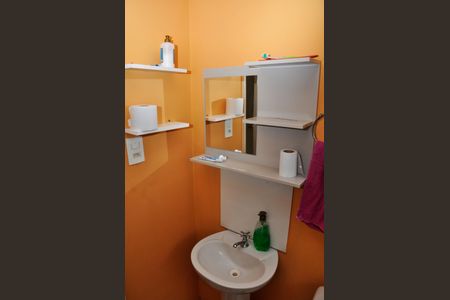 Apartamento para alugar com 50m², 2 quartos e 1 vaga Apartamento para alugar com 50m², 2 quartos e 1 vagaDetalhe - Banheiro Social