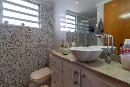 Apartamento à venda com 83m², 2 quartos e 1 vaga Apartamento à venda com 83m², 2 quartos e 1 vagaBanheiro