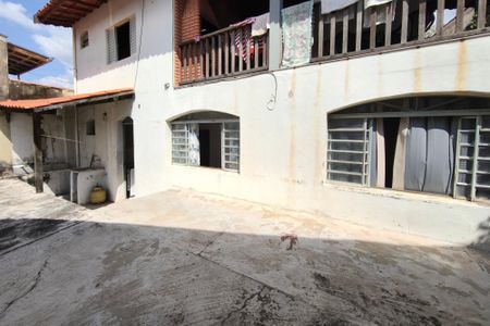 Casa para alugar com 60m², 2 quartos e sem vagaQuintal