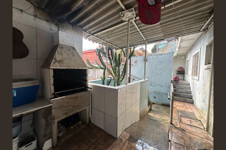 Casa à venda com 140m², 2 quartos e 2 vagasChurrasqueira