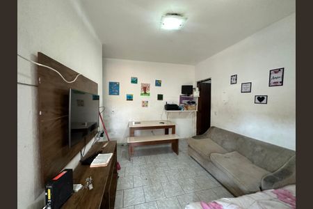 Casa à venda com 140m², 2 quartos e 2 vagasSala