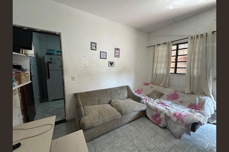 Casa à venda com 140m², 2 quartos e 2 vagasSala
