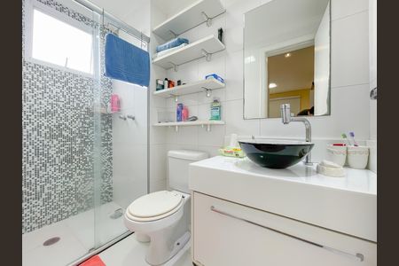 Apartamento à venda com 80m², 2 quartos e 2 vagasBanheiro da Suíte