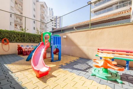 Apartamento à venda com 80m², 2 quartos e 2 vagasÁrea comum - Playground