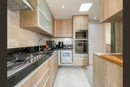 Apartamento à venda com 80m², 2 quartos e 2 vagasCozinha