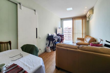 Apartamento à venda com 64m², 2 quartos e 1 vaga Apartamento à venda com 64m², 2 quartos e 1 vagaSala