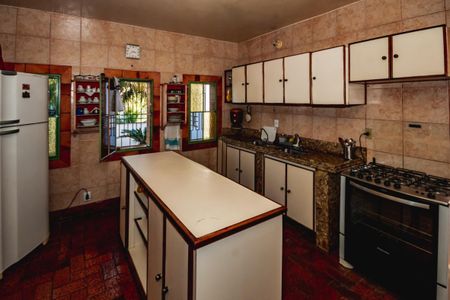 Casa para alugar com 535m², 5 quartos e 2 vagasCozinha