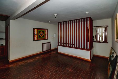 Casa para alugar com 535m², 5 quartos e 2 vagasQuarto