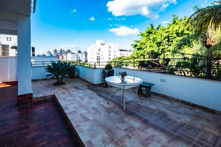 Casa para alugar com 535m², 5 quartos e 2 vagasÁrea comum