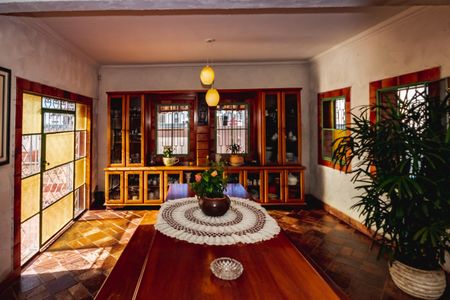 Casa para alugar com 535m², 5 quartos e 2 vagasSala