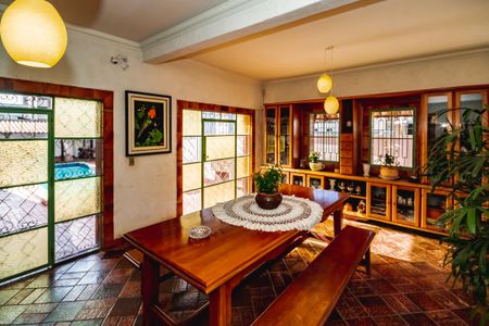 Casa para alugar com 5 quartos, 535m² em Castelo, Belo Horizonte