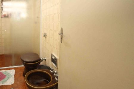 Banheiro social de casa à venda com 3 quartos, 250m² em Vila Ema, São Paulo