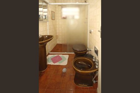 Banheiro social de casa à venda com 3 quartos, 250m² em Vila Ema, São Paulo
