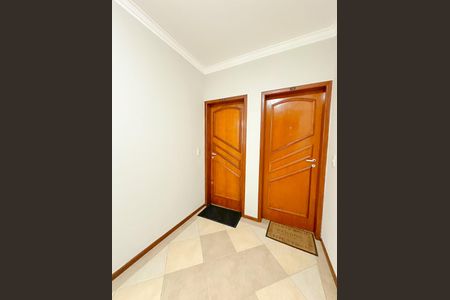 Apartamento para alugar com 117m², 3 quartos e 2 vagasHall social