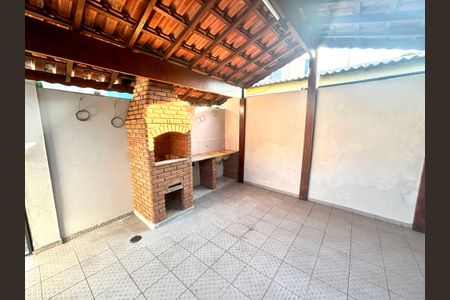 Casa à venda com 240m², 3 quartos e 1 vagaChurrasqueira