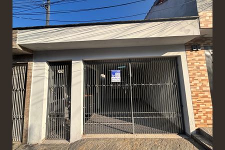 Casa à venda com 240m², 3 quartos e 1 vagaFachada