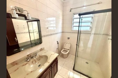 Casa à venda com 240m², 3 quartos e 1 vagaBanheiro 2