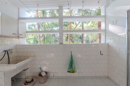 Apartamento à venda com 194m², 3 quartos e 1 vagaÁrea de Serviço