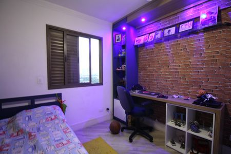 Quarto 1 de apartamento à venda com 2 quartos, 70m² em Chácara Agrindus, Taboão da Serra