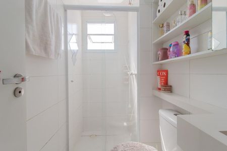 Banheiro de apartamento para alugar com 2 quartos, 50m² em Vila Guarani, Mauá