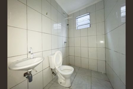 Banheiro de casa para alugar com 1 quarto, 40m² em Mutinga, Osasco