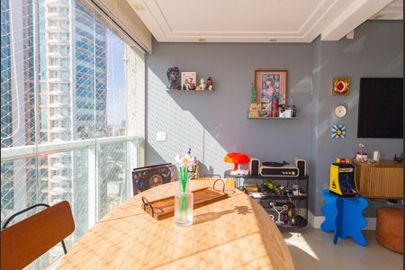 Apartamento à venda com 77m², 2 quartos e 2 vagas Apartamento à venda com 77m², 2 quartos e 2 vagasVaranda