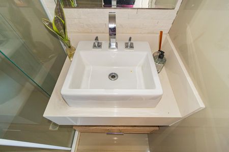 Apartamento à venda com 77m², 2 quartos e 2 vagas Apartamento à venda com 77m², 2 quartos e 2 vagasDetalhe Banheiro - Social