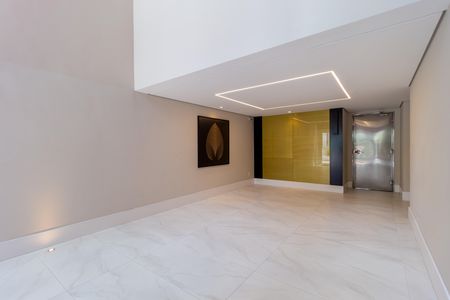 Apartamento à venda com 77m², 2 quartos e 2 vagas Apartamento à venda com 77m², 2 quartos e 2 vagasHall social