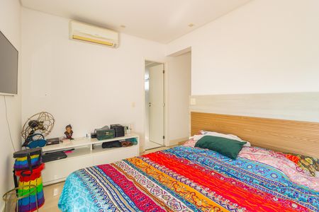 Apartamento à venda com 77m², 2 quartos e 2 vagas Apartamento à venda com 77m², 2 quartos e 2 vagasSuíte