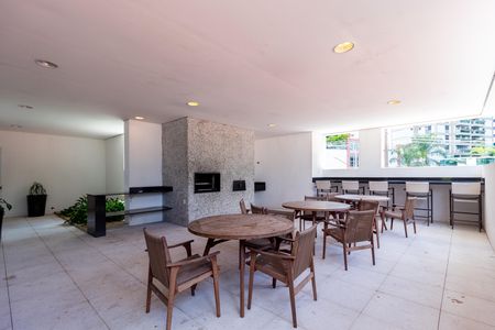 Apartamento à venda com 77m², 2 quartos e 2 vagas Apartamento à venda com 77m², 2 quartos e 2 vagasChurrasqueira