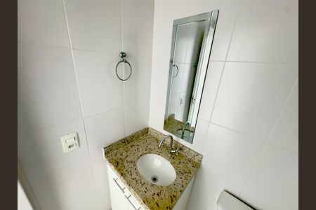 Apartamento à venda com 60m², 2 quartos e 1 vaga Apartamento à venda com 60m², 2 quartos e 1 vagaBanheiro
