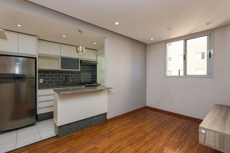 Sala de apartamento para alugar com 2 quartos, 42m² em Vila Pirajussara, São Paulo