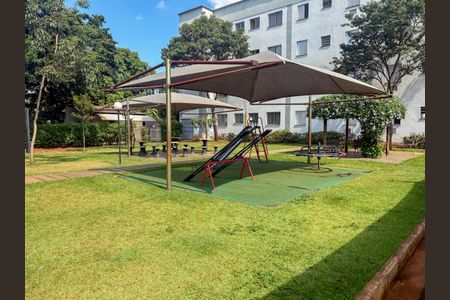 Apartamento para alugar com 45m², 2 quartos e 1 vaga Apartamento para alugar com 45m², 2 quartos e 1 vagaÁrea comum - Playground