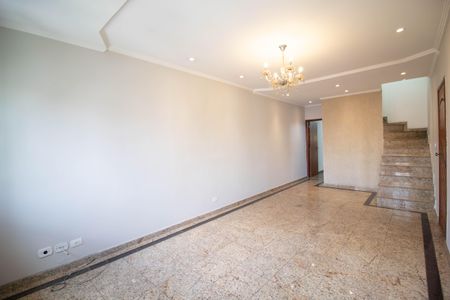 Sala de casa para alugar com 3 quartos, 128m² em Vila Rosalia, Guarulhos