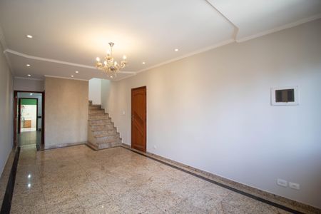 Sala de casa para alugar com 3 quartos, 128m² em Vila Rosalia, Guarulhos