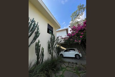 Casa de condomínio para alugar com 200m², 4 quartos e 2 vagas Casa de condomínio para alugar com 200m², 4 quartos e 2 vagasFachada