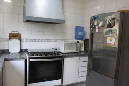 Casa de condomínio para alugar com 200m², 4 quartos e 2 vagas Casa de condomínio para alugar com 200m², 4 quartos e 2 vagasCozinha