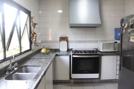 Casa de condomínio para alugar com 200m², 4 quartos e 2 vagas Casa de condomínio para alugar com 200m², 4 quartos e 2 vagasCozinha