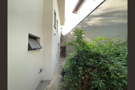 Casa de condomínio para alugar com 200m², 4 quartos e 2 vagas Casa de condomínio para alugar com 200m², 4 quartos e 2 vagasFachada