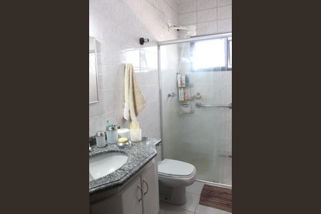 Casa de condomínio para alugar com 200m², 4 quartos e 2 vagas Casa de condomínio para alugar com 200m², 4 quartos e 2 vagasBanheiro