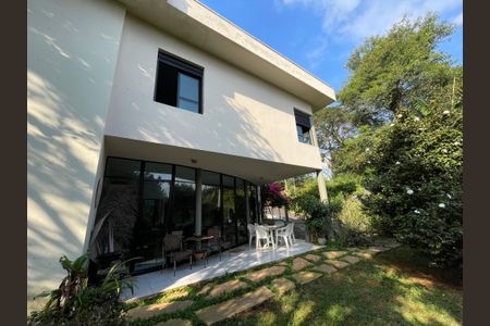 Casa de condomínio para alugar com 200m², 4 quartos e 2 vagas Casa de condomínio para alugar com 200m², 4 quartos e 2 vagasVaranda