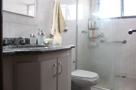 Casa de condomínio para alugar com 200m², 4 quartos e 2 vagas Casa de condomínio para alugar com 200m², 4 quartos e 2 vagasBanheiro