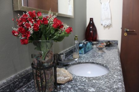 Casa de condomínio para alugar com 200m², 4 quartos e 2 vagas Casa de condomínio para alugar com 200m², 4 quartos e 2 vagasLavabo