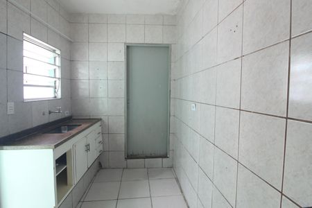 Cozinha de casa para alugar com 1 quarto, 35m² em Parque Cocaia, São Paulo
