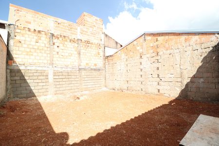 Casa de condomínio para alugar com 66m², 2 quartos e 2 vagasQuintal