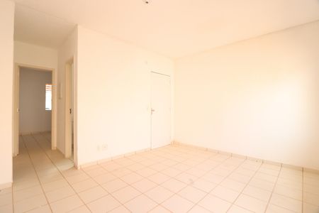 Sala de casa de condomínio para alugar com 2 quartos, 66m² em Aclimação, Uberlândia